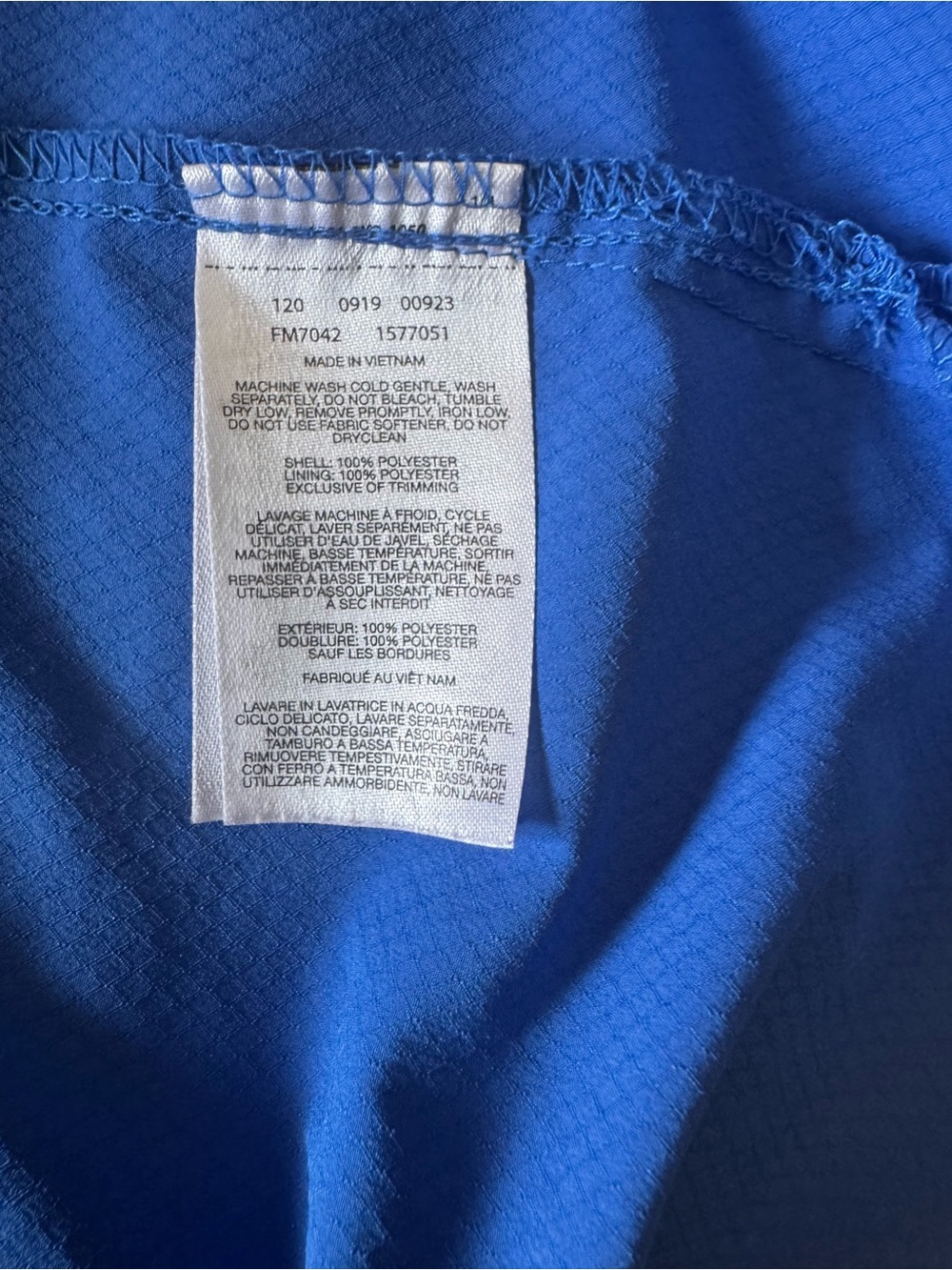 Columbia Men’s Bright Blue Short-Sleeve Button-Down Shirt - Picture 6 of 11